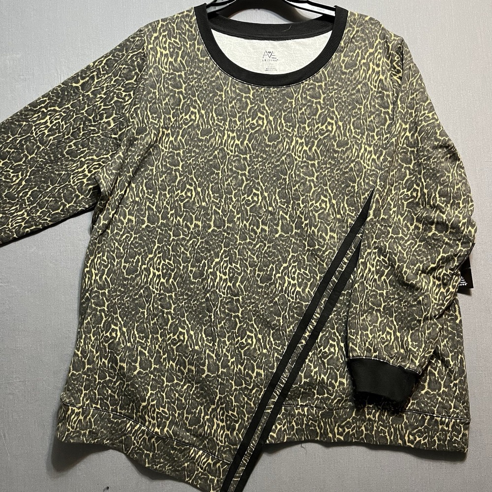 NWT Ave Leisure Womens  Size 20 Long Sleeve Sweater green